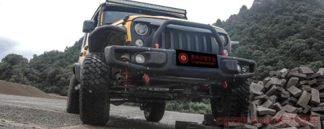 汽车载重是按4个轮胎算吗()