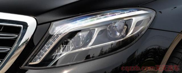 奔驰车灯一边亮怎么关(奔驰车辆自动大灯怎么用) 第1张