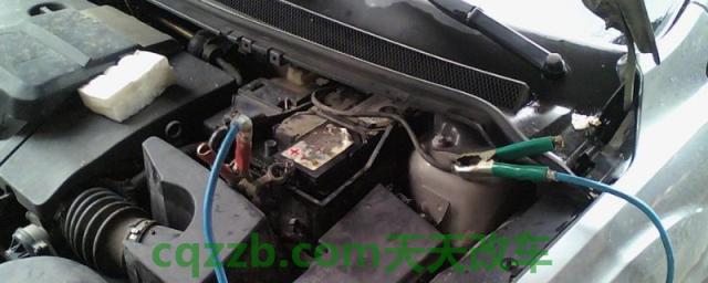 汽车电瓶冻了一晚上就没电(车辆电瓶如何避免没电)  第1张