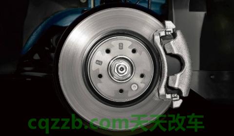 汽车刹车是四个轮一起刹的吗？(刹车油多久更换一次)  第2张