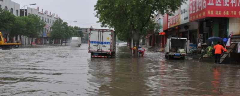 下大雨车停在外面可以吗(涉水险是强制购买吗)  第1张