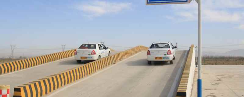 科目二挂了两次是休息还是继续考(科目二考试有几次考试机会)