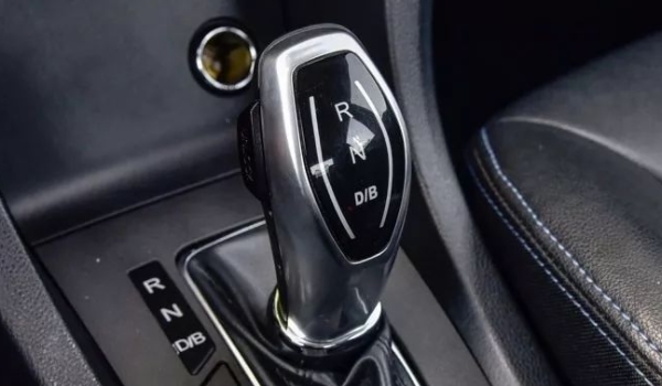 讲一讲：长时间不熄火停车挂p还是n档(自动挡车辆的优势在哪里)  第2张