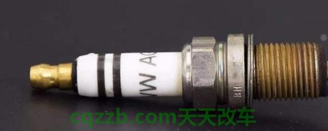 火花塞一般多久换(车辆火花塞有那些种类型)