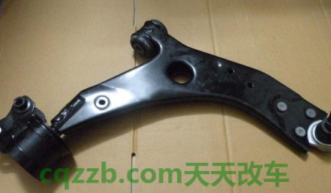 换三角臂总成还是换胶套(机动车出现损坏配件是维修还是更换)  第2张