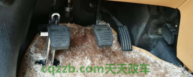 闲谈一下：手动挡停车踩刹车需要踩离合吗(手动挡车辆可以更改为自动挡吗)  第1张