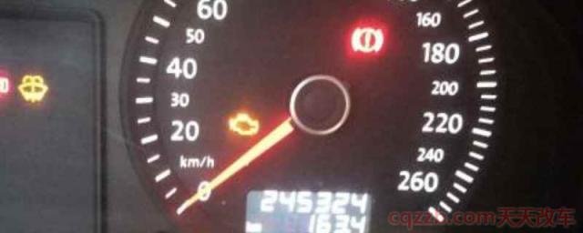 发动机故障灯亮踩油门无力(发动机故障灯亮如何具体维修) 第1张