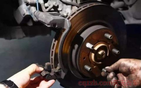 后刹车片比前刹车片磨损快(刹车片多久更换一次)  第2张