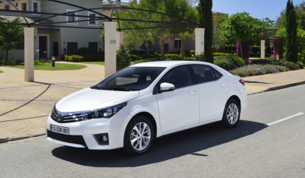 科普：卡罗拉是几缸的发动机(卡罗拉的车身尺寸数据是什么)  第3张