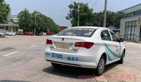 科三停车时先踩离合还是先踩刹车(科目三停车为什么不能先踩刹车)  第3张