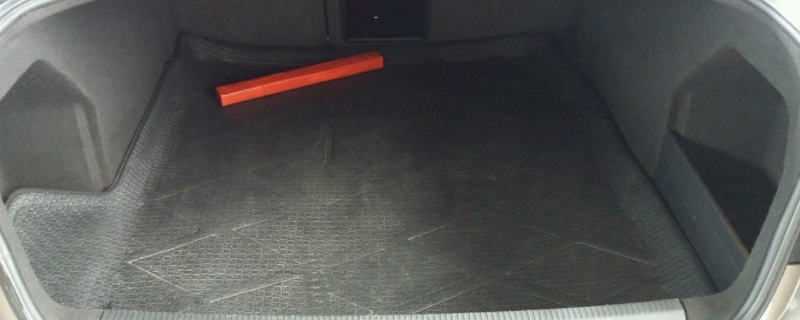 解读：轿车后备箱能拉多少斤(车辆的后备箱使用注意事项)