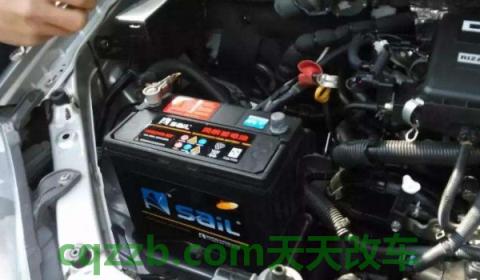 汽车电瓶满电为多少v(汽车电瓶如何保养) 第3张