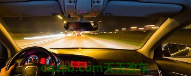 说一说：晚上开车开什么灯(夜晚行车需要注意什么)  第1张