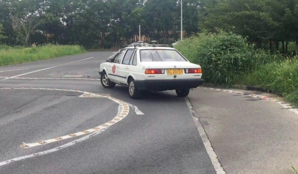 科目二下雨开雨刮器扣分吗(科目二考试当天可以考几次)  第2张