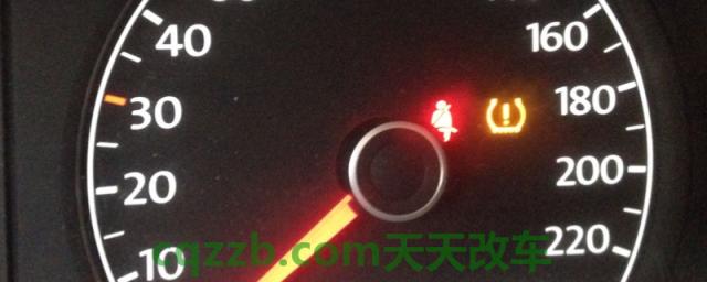 闲谈一下：车子显示黄色感叹号是什么意思(仪表盘显示黄色故障灯怎么办)