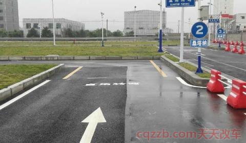 直角弯看什么点打方向(直角转弯需要注意什么) 第3张