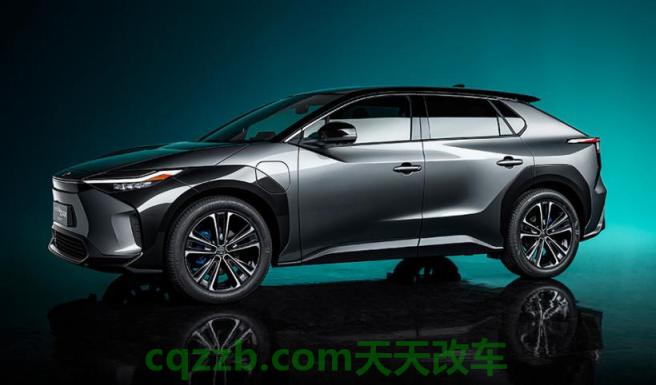 车知识：丰田FT-4X概念车可实现75％的生产准备 丰田HIACE 13座自动豪华型性能如何及其简介
