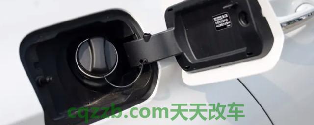 普及一下：宝马530油箱多少升(宝马530的车身尺寸数据是什么)