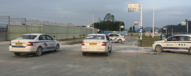 考驾照需要做什么准备(机动车驾驶证报名需要携带什么手续)