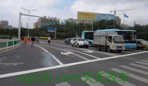 右侧辅道左转算违章吗(左转辅道可以直行吗)  第2张