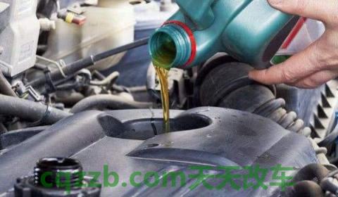 解惑一下：机油灯亮是什么原因(机油更换可以去哪里)  第2张