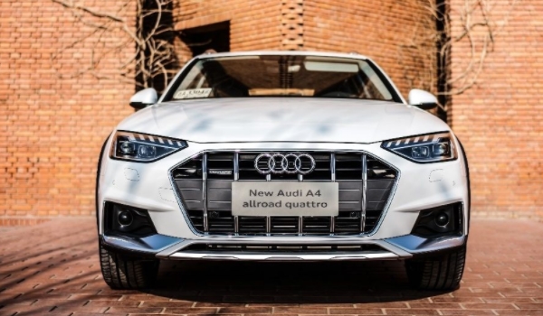 聊聊：奥迪a4机油尺在哪(奥迪a4的车身尺寸数据是什么)  第3张