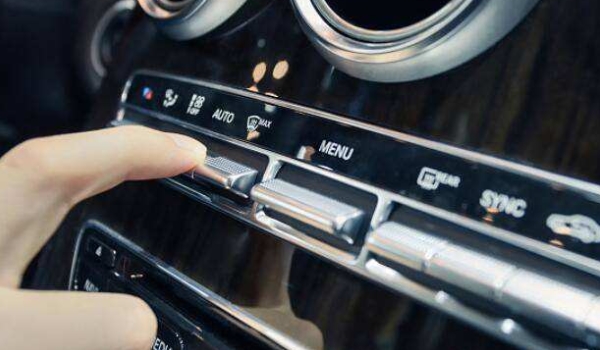 聊一聊：发动机过热空调关闭(车辆空调的使用如何操作)  第2张