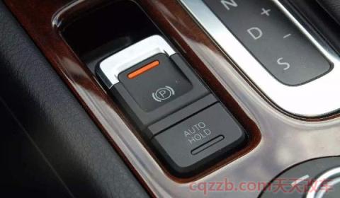 电子手刹在P档时自动拉起(电子手刹使用方便吗)  第3张