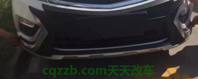 前保险杠下面的塑料板碰烂了(更换保险杠需要喷漆吗)