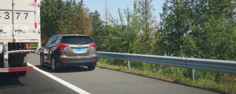 占用应急车道扣几分(占用应急车道的违章违法行为如何处理)  第1张