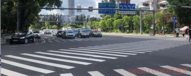 可变车道怎么走不违章(可变车道的作用)