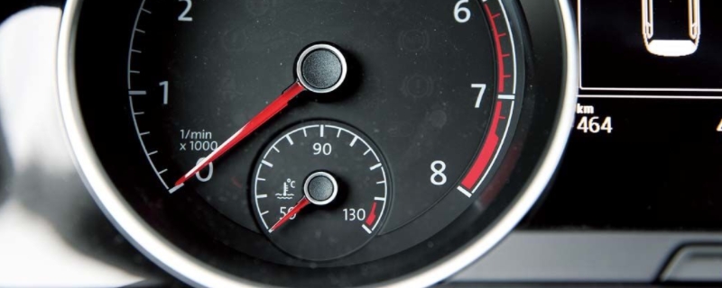 水温灯一闪一闪还能开多久(车辆防冻液多久更换一次)