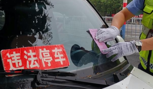 临时停车要注意什么(车辆停放注意什么)  第3张