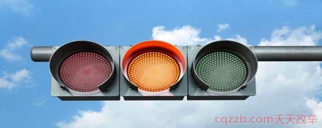 没有左转灯,只有直行绿灯可以左转吗(地面只有直行箭头可以左转吗)  第1张