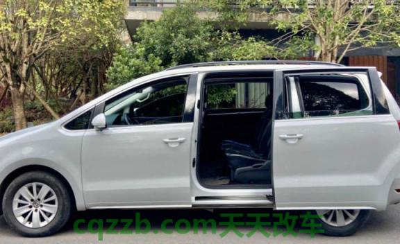 车问答：大众最新款七座车夏朗多少钱 大众制造了一个机器人来为电动汽车充电