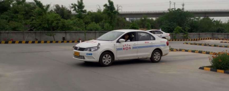 科二几点开始进场(机动车驾驶证科目二有考试时间限制吗)