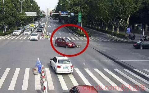 红灯停绿灯行是指车还是人(交通信号灯分为三种)  第2张