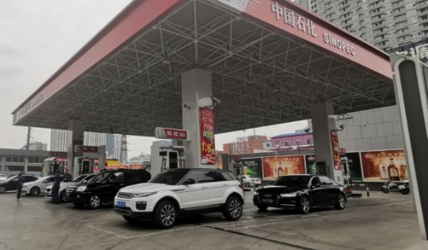 揭露一下：半箱中石油能加中石化吗(机动车辆油表量之后可以行驶多久)  第3张