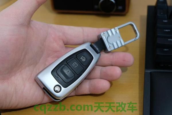 车问答:经典福特福克斯遥控钥匙突然不管用了 经典福特福克斯两厢1.8怎么样(长安福特福克斯三厢车怎么样) 第2张