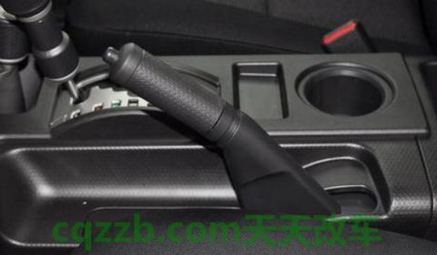 开车没放手刹跑了20多公里(开车的时候手刹怎么使用)  第3张