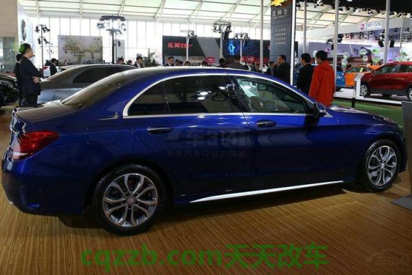 关于汽车：奔驰c180车身电脑在什么位置？ 奔驰c180l与c200l区别(奔驰c180和c200的区别)  第2张