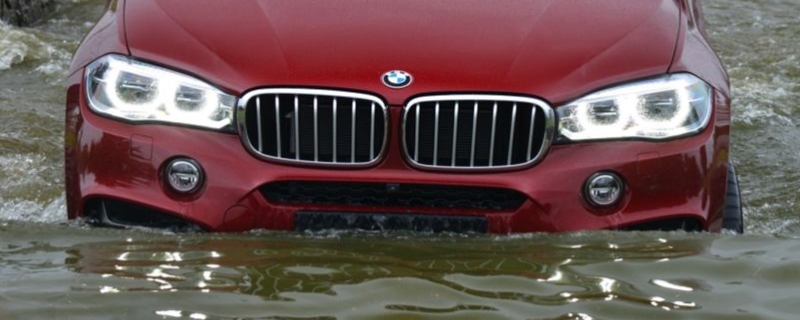 宝马x5涉水深度是多少厘米(宝马x5的底盘转向系统)