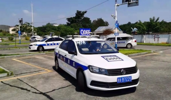 车身出线扣几分(机动车驾驶证科目二的考试项目)  第3张