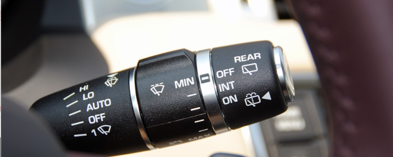 速度感应式雨刮器什么意思(车辆雨刷器多久更换一次)