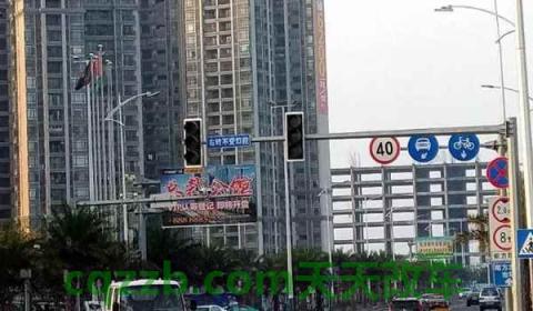 通过有交通信号灯的路口用什么灯光(红绿灯损坏如何通过路口)  第2张