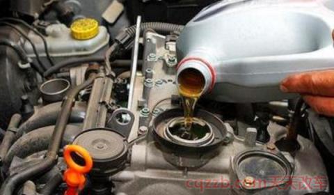 车上亮了个像水壶似的灯(车辆机油多久更换一次)  第2张