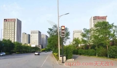 左转弯看哪个信号灯(左转弯绿灯可以调头吗) 第3张