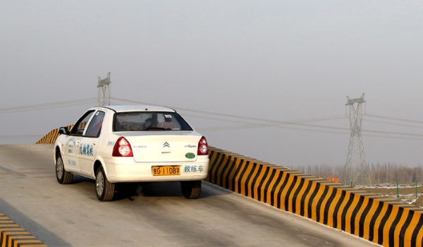 练车时穿衣服有要求吗(练习车辆时需要携带什么证件)  第3张