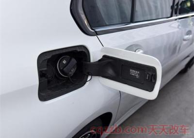 宝马3系油箱盖怎么开(宝马3系油箱盖怎么开)  第2张