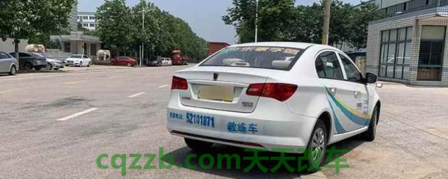 下雨考科目三绕车淋雨吗(机动车驾驶证科目三考试需要注意什么)